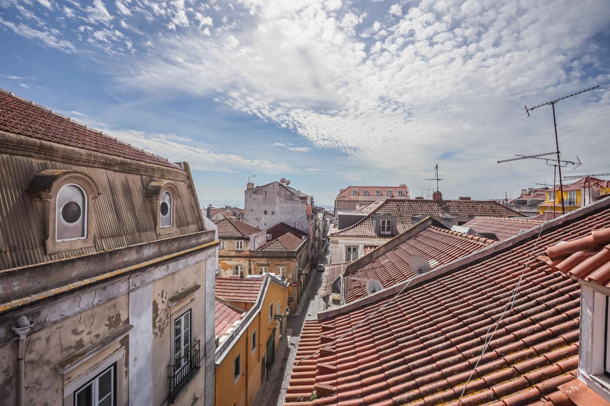 Cozy 3 Bedroom Apt In Lively Bairro Alto Lisboa Ngoại thất bức ảnh